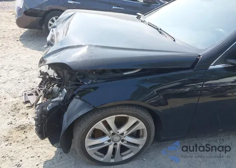 2013 Mercedes-Benz C 300 Luxury 4Matic/Sport 4Matic z USA, uszkodzony, nr VIN WDDGF8AB4DR279441